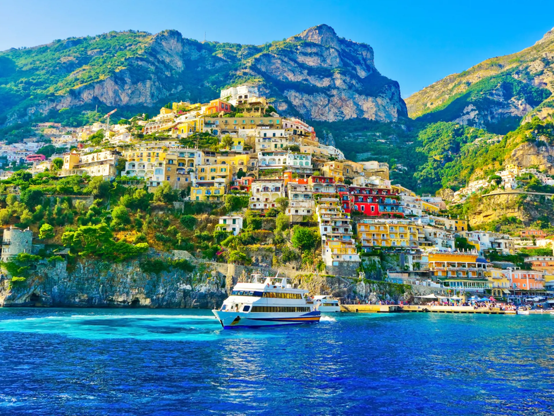 Ta en båttur til kystbyen Positano