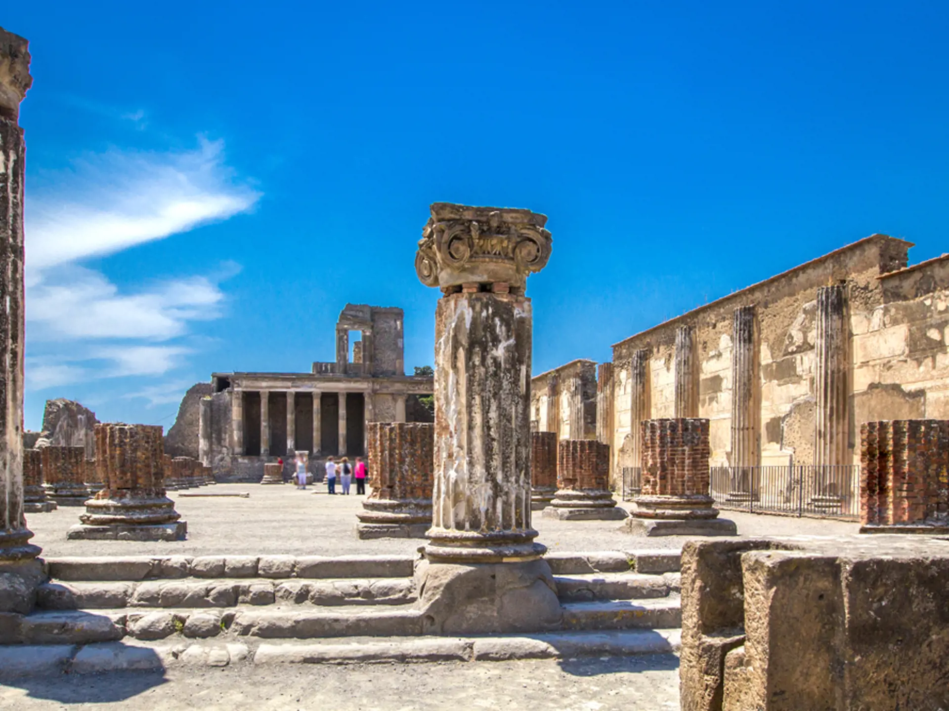 Besøk ruinene av den gamle romerske byen Pompeii